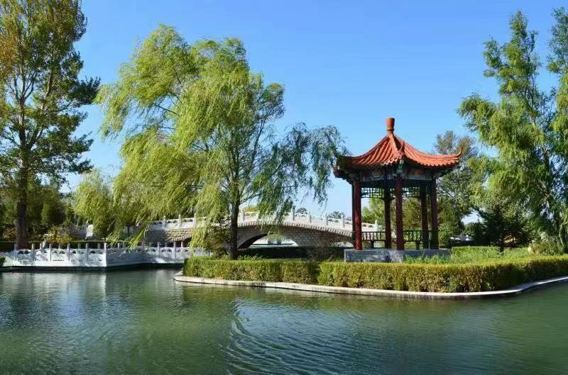 中华永久陵园名人墓亭子