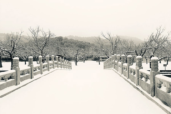 怀柔凤凰山陵园冬季