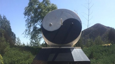 八达岭人民公墓雕塑