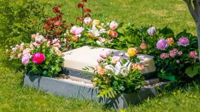 九公山墓碑装饰