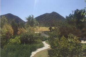 八达岭人民公墓环境优美绿化覆盖率高交通便利