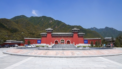 凤凰山陵园全景