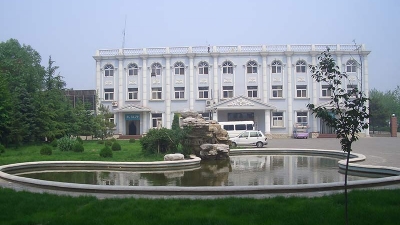 万桐园公墓大门