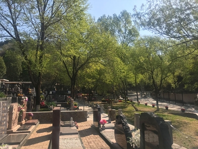 八达岭陵园：园林景观与自然环境的完美融合