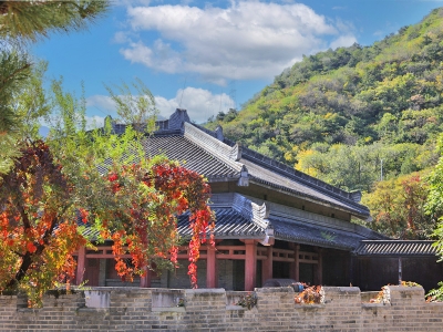 长城华人怀思堂交通指南与园区绿化环境解析