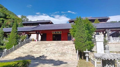 华人怀思堂的秦汉风格建筑