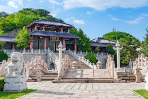 长城华人怀思堂正面